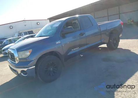 2008 Toyota Tundra Base 5.7L V8 z USA, uszkodzony, nr VIN 5TFRV54158X062201